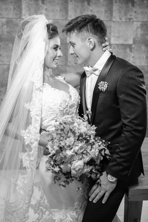 fotos-de-casamento-fotos-noiva-making-of-porto-alegre-casal-noiva-noivo-fotos-fotografia-fotógrafo-porto-alegre-wedding-porto-alegre-fotografo-profissional-vestido-de-noiva-penteado-noiva-casamento-chegada-noiva-na-igreja-decimonia-de-casamento'