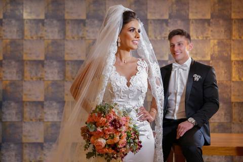 fotos-de-casamento-fotos-noiva-making-of-porto-alegre-casal-noiva-noivo-fotos-fotografia-fotógrafo-porto-alegre-wedding-porto-alegre-fotografo-profissional-vestido-de-noiva-penteado-noiva-casamento-chegada-noiva-na-igreja-decimonia-de-casamento'