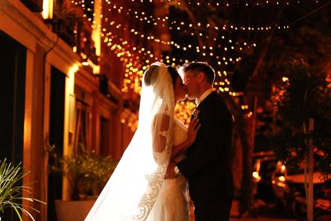 fotos-de-casamento-fotos-noiva-making-of-porto-alegre-casal-noiva-noivo-fotos-fotografia-fotógrafo-porto-alegre-wedding-porto-alegre-fotografo-profissional-vestido-de-noiva-penteado-noiva-casamento-chegada-noiva-na-igreja-decimonia-de-casamento'