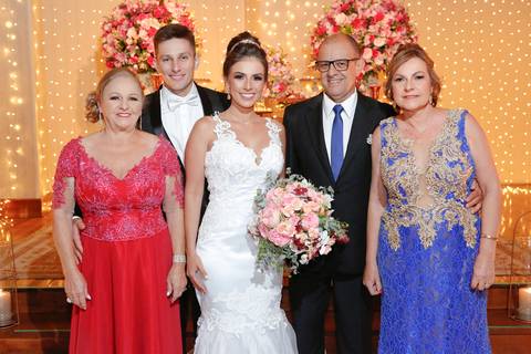 fotos-de-casamento-fotos-noiva-making-of-porto-alegre-casal-noiva-noivo-fotos-fotografia-fotógrafo-porto-alegre-wedding-porto-alegre-fotografo-profissional-vestido-de-noiva-penteado-noiva-recepção-festa-de-casamento-comemoração-casal-noivos'