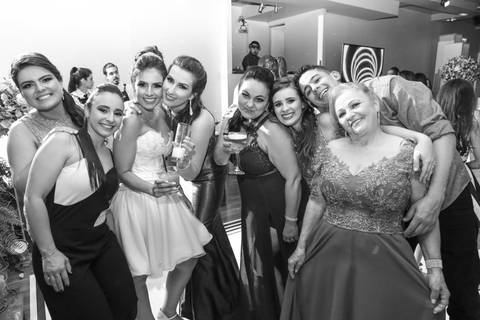fotos-de-casamento-fotos-noiva-making-of-porto-alegre-casal-noiva-noivo-fotos-fotografia-fotógrafo-porto-alegre-wedding-porto-alegre-fotografo-profissional-vestido-de-noiva-penteado-noiva-recepção-festa-de-casamento-comemoração-casal-noivos-dança-noivos'
