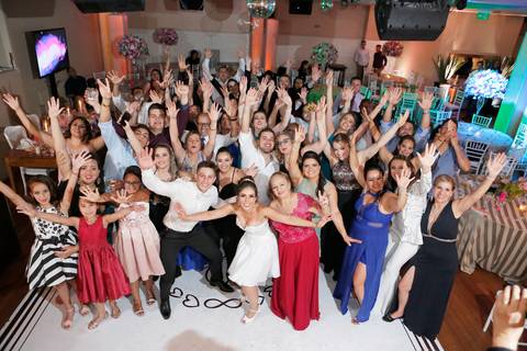 fotos-de-casamento-fotos-noiva-making-of-porto-alegre-casal-noiva-noivo-fotos-fotografia-fotógrafo-porto-alegre-wedding-porto-alegre-fotografo-profissional-vestido-de-noiva-penteado-noiva-recepção-festa-de-casamento-comemoração-casal-noivos-dança-noivos'