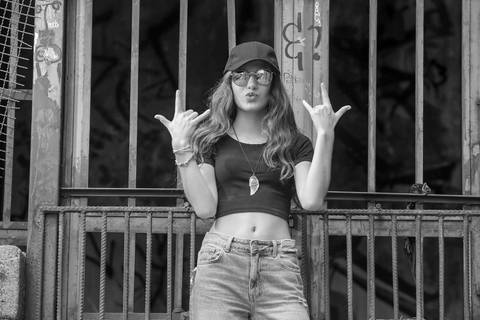 book-ensaio-foto-fotos-fotografia-fotografico-fotografo-photo-shoot-photoshooting-book-externo-urbano-rio-lago-agua-15-anos-quinze-anos-urbano-ao-ar-livre-externo-fabio-martins-foto-equipe-fotografo-profissional-foto-equipe-look-do-dia-adolescente-poa'