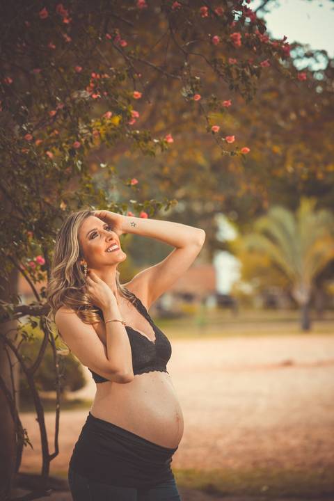 gravida-gravidez-gestacao-gravidos-gestante-gravidinha-maternidade-ensaiogravida-ensaiogestante-fotogestante-ensaio-gestante-externo-moderno-estudio-gravidivda-gestanteslindas-fotografo-fotografia-pgotographer-pregnant-porto-alegre-gravida-'