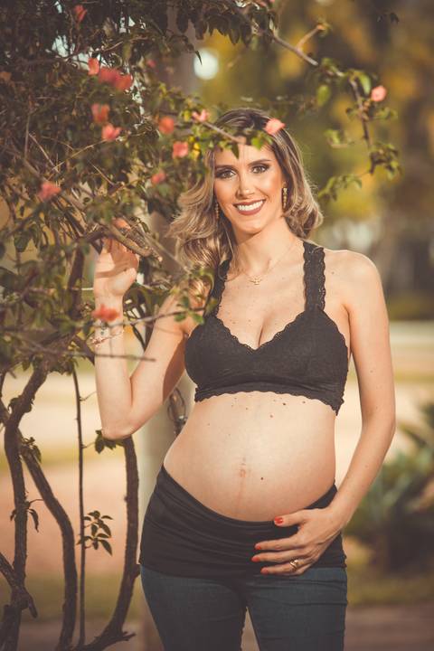 gravida-gravidez-gestacao-gravidos-gestante-gravidinha-maternidade-ensaiogravida-ensaiogestante-fotogestante-ensaio-gestante-externo-moderno-estudio-gravidivda-gestanteslindas-fotografo-fotografia-pgotographer-pregnant-porto-alegre-gravida-'