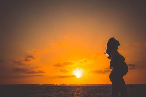 gravida-gravidez-gestacao-gravidos-gestante-gravidinha-maternidade-ensaiogravida-ensaiogestante-fotogestante-ensaio-gestante-externo-moderno-estudio-gravidivda-gestanteslindas-fotografo-fotografia-pgotographer-pregnant-porto-alegre-gravida'