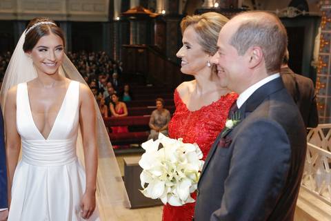 fotos-de-casamento-fotos-noiva-making-of-porto-alegre-casal-noiva-noivo-fotos-fotografia-fotógrafo-porto-alegre-wedding-porto-alegre-fotografo-profissional-vestido-de-noiva-penteado-noiva-casamento'