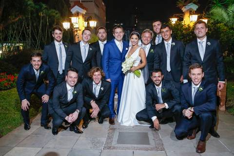 fotos-de-casamento-fotos-noiva-making-of-porto-alegre-casal-noiva-noivo-fotos-fotografia-fotógrafo-porto-alegre-wedding-porto-alegre-fotografo-profissional-vestido-de-noiva-penteado-noiva-casamento'