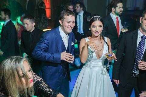 fotos-de-casamento-fotos-noiva-making-of-porto-alegre-casal-noiva-noivo-fotos-fotografia-fotógrafo-porto-alegre-wedding-porto-alegre-fotografo-profissional-vestido-de-noiva-penteado-noiva-casamento'