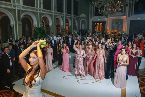 fotos-de-casamento-fotos-noiva-making-of-porto-alegre-casal-noiva-noivo-fotos-fotografia-fotógrafo-porto-alegre-wedding-porto-alegre-fotografo-profissional-vestido-de-noiva-penteado-noiva-casamento'