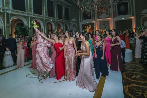 fotos-de-casamento-fotos-noiva-making-of-porto-alegre-casal-noiva-noivo-fotos-fotografia-fotógrafo-porto-alegre-wedding-porto-alegre-fotografo-profissional-vestido-de-noiva-penteado-noiva-casamento'