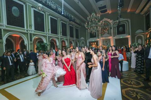 fotos-de-casamento-fotos-noiva-making-of-porto-alegre-casal-noiva-noivo-fotos-fotografia-fotógrafo-porto-alegre-wedding-porto-alegre-fotografo-profissional-vestido-de-noiva-penteado-noiva-casamento'