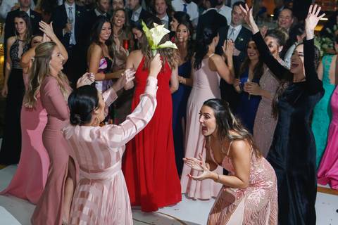 fotos-de-casamento-fotos-noiva-making-of-porto-alegre-casal-noiva-noivo-fotos-fotografia-fotógrafo-porto-alegre-wedding-porto-alegre-fotografo-profissional-vestido-de-noiva-penteado-noiva-casamento'