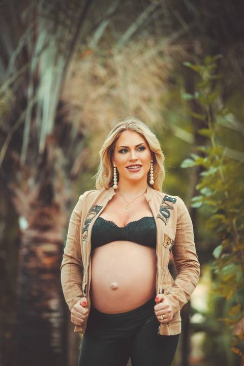 gravida-gravidez-gestacao-gravidos-gestante-gravidinha-maternidade-ensaiogravida-ensaiogestante-fotogestante-ensaio-gestante-externo-moderno-estudio-gravidivda-gestanteslindas-fotografo-fotografia-pgotographer-pregnant-porto-alegre-gravida-'