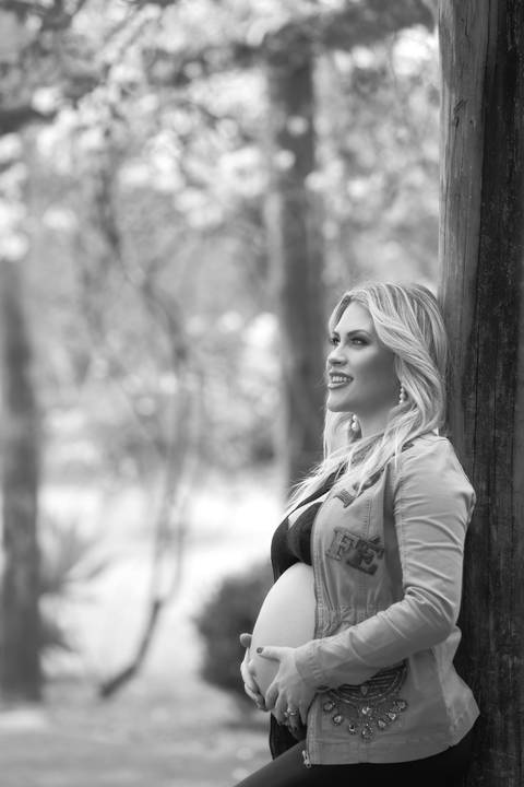 gravida-gravidez-gestacao-gravidos-gestante-gravidinha-maternidade-ensaiogravida-ensaiogestante-fotogestante-ensaio-gestante-externo-moderno-estudio-gravidivda-gestanteslindas-fotografo-fotografia-pgotographer-pregnant-porto-alegre-gravida-'