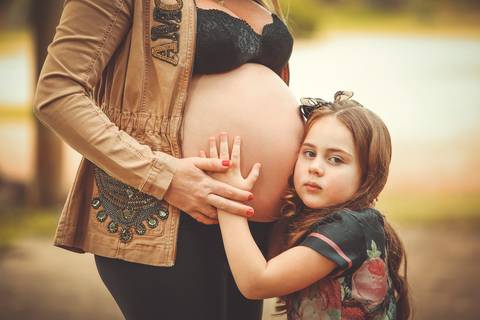 gravida-gravidez-gestacao-gravidos-gestante-gravidinha-maternidade-ensaiogravida-ensaiogestante-fotogestante-ensaio-gestante-externo-moderno-estudio-gravidivda-gestanteslindas-fotografo-fotografia-pgotographer-pregnant-porto-alegre-gravida-'