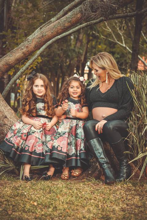 gravida-gravidez-gestacao-gravidos-gestante-gravidinha-maternidade-ensaiogravida-ensaiogestante-fotogestante-ensaio-gestante-externo-moderno-estudio-gravidivda-gestanteslindas-fotografo-fotografia-pgotographer-pregnant-porto-alegre-gravida-'