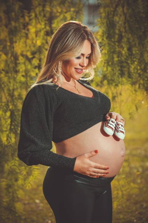 gravida-gravidez-gestacao-gravidos-gestante-gravidinha-maternidade-ensaiogravida-ensaiogestante-fotogestante-ensaio-gestante-externo-moderno-estudio-gravidivda-gestanteslindas-fotografo-fotografia-pgotographer-pregnant-porto-alegre-gravida-'