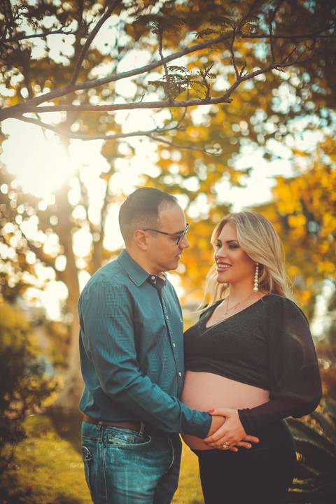 gravida-gravidez-gestacao-gravidos-gestante-gravidinha-maternidade-ensaiogravida-ensaiogestante-fotogestante-ensaio-gestante-externo-moderno-estudio-gravidivda-gestanteslindas-fotografo-fotografia-pgotographer-pregnant-porto-alegre-gravida-'