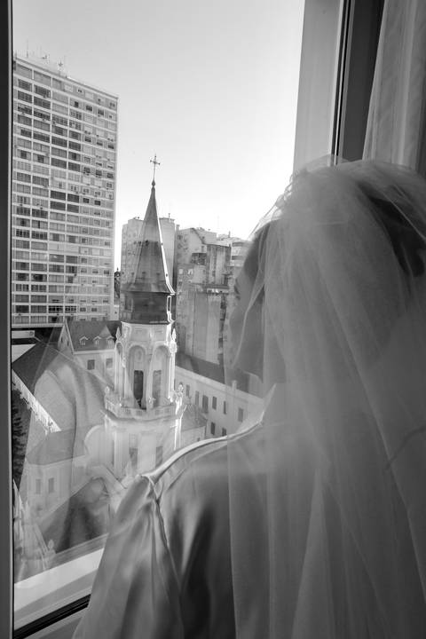 fotos-de-casamento-igreja-noiva-making-of-casal-noiva-noivo-fotografia-fotógrafo-porto-alegre-wedding-fotografo-profissional-vestido-de-noiva-penteado'