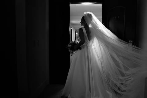 fotos-de-casamento-igreja-noiva-making-of-casal-noiva-noivo-fotografia-fotógrafo-porto-alegre-wedding-fotografo-profissional-vestido-de-noiva-penteado'