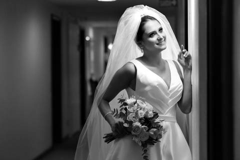 fotos-de-casamento-igreja-noiva-making-of-casal-noiva-noivo-fotografia-fotógrafo-porto-alegre-wedding-fotografo-profissional-vestido-de-noiva-penteado'