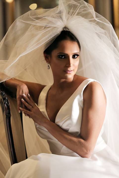 fotos-de-casamento-igreja-noiva-making-of-casal-noiva-noivo-fotografia-fotógrafo-porto-alegre-wedding-fotografo-profissional-vestido-de-noiva-penteado'