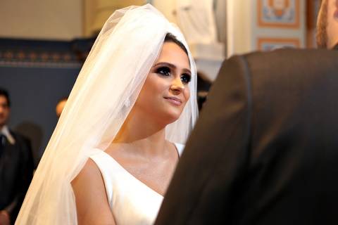 fotos-de-casamento-igreja-noiva-making-of-casal-noiva-noivo-fotografia-fotógrafo-porto-alegre-wedding-fotografo-profissional-vestido-de-noiva-penteado'