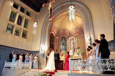 fotos-de-casamento-igreja-noiva-making-of-casal-noiva-noivo-fotografia-fotógrafo-porto-alegre-wedding-fotografo-profissional-vestido-de-noiva-penteado'