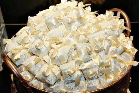 fotos-de-casamento-igreja-noiva-making-of-casal-noiva-noivo-fotografia-fotógrafo-porto-alegre-wedding-fotografo-profissional-vestido-de-noiva-penteado'