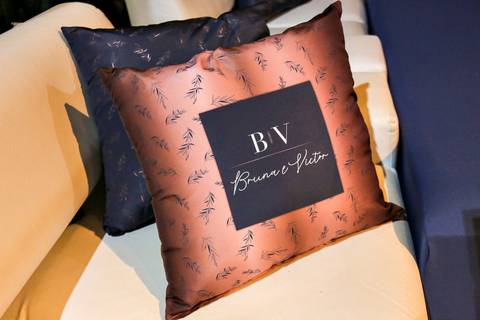 fotos-de-casamento-igreja-noiva-making-of-casal-noiva-noivo-fotografia-fotógrafo-porto-alegre-wedding-fotografo-profissional-vestido-de-noiva-penteado'