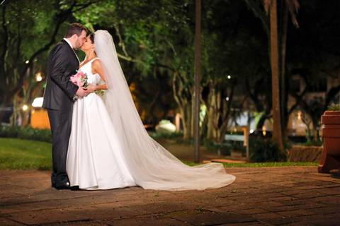 fotos-de-casamento-igreja-noiva-making-of-casal-noiva-noivo-fotografia-fotógrafo-porto-alegre-wedding-fotografo-profissional-vestido-de-noiva-penteado'