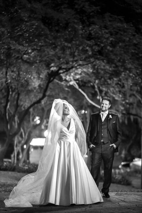 fotos-de-casamento-igreja-noiva-making-of-casal-noiva-noivo-fotografia-fotógrafo-porto-alegre-wedding-fotografo-profissional-vestido-de-noiva-penteado'