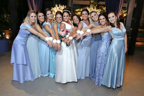 fotos-de-casamento-igreja-noiva-making-of-casal-noiva-noivo-fotografia-fotógrafo-porto-alegre-wedding-fotografo-profissional-vestido-de-noiva-penteado'