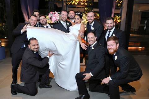 fotos-de-casamento-igreja-noiva-making-of-casal-noiva-noivo-fotografia-fotógrafo-porto-alegre-wedding-fotografo-profissional-vestido-de-noiva-penteado'