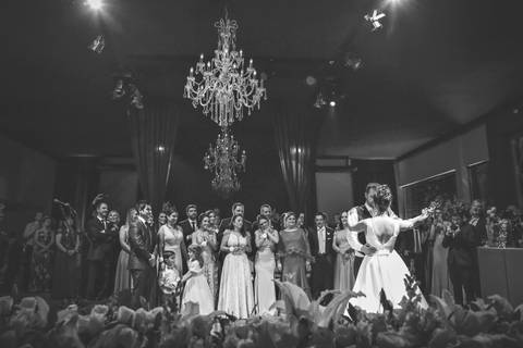 fotos-de-casamento-igreja-noiva-making-of-casal-noiva-noivo-fotografia-fotógrafo-porto-alegre-wedding-fotografo-profissional-vestido-de-noiva-penteado'