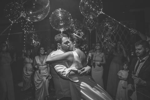 fotos-de-casamento-igreja-noiva-making-of-casal-noiva-noivo-fotografia-fotógrafo-porto-alegre-wedding-fotografo-profissional-vestido-de-noiva-penteado'