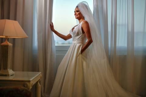 fotos-de-casamento-igreja-noiva-making-of-casal-noiva-noivo-fotografia-fotógrafo-porto-alegre-wedding-fotografo-profissional-vestido-de-noiva-penteado'