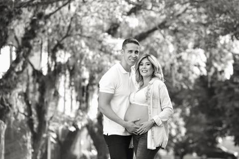 gravida-gravidez-gestacao-gravidos-gestante-gravidinha-maternidade-ensaiogravida-ensaiogestante-fotogestante-ensaio-gestante-externo-moderno-estudio-gravidivda-gestanteslindas-fotografo-fotografia-pgotographer-pregnant-porto-alegre-gravida-'