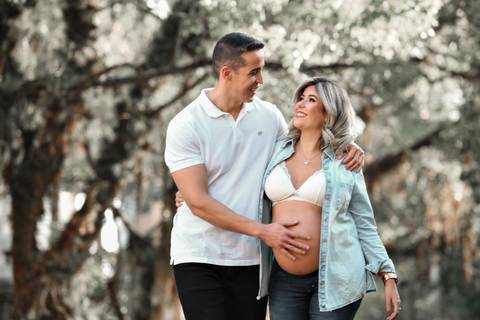 gravida-gravidez-gestacao-gravidos-gestante-gravidinha-maternidade-ensaiogravida-ensaiogestante-fotogestante-ensaio-gestante-externo-moderno-estudio-gravidivda-gestanteslindas-fotografo-fotografia-pgotographer-pregnant-porto-alegre-gravida-'