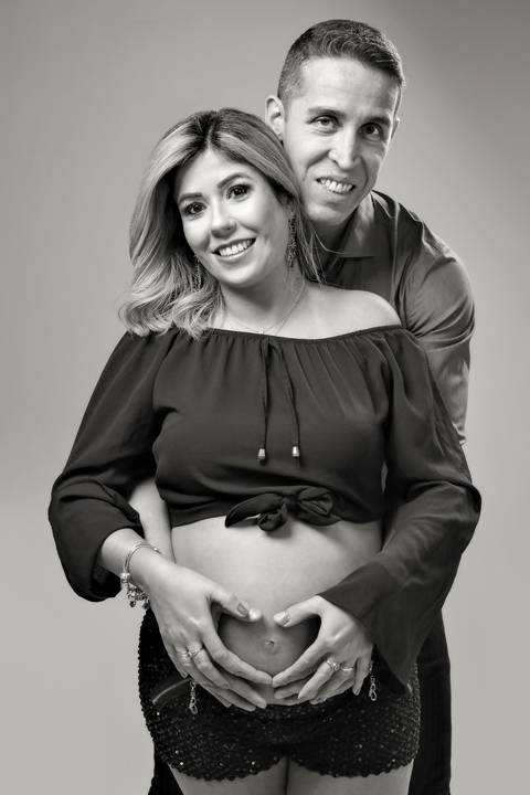 gravida-gravidez-gestacao-gravidos-gestante-gravidinha-maternidade-ensaiogravida-ensaiogestante-fotogestante-ensaio-gestante-externo-moderno-estudio-gravidivda-gestanteslindas-fotografo-fotografia-pgotographer-pregnant-porto-alegre-gravida-'