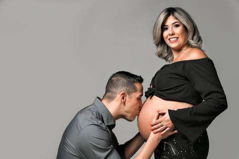 gravida-gravidez-gestacao-gravidos-gestante-gravidinha-maternidade-ensaiogravida-ensaiogestante-fotogestante-ensaio-gestante-externo-moderno-estudio-gravidivda-gestanteslindas-fotografo-fotografia-pgotographer-pregnant-porto-alegre-gravida-'