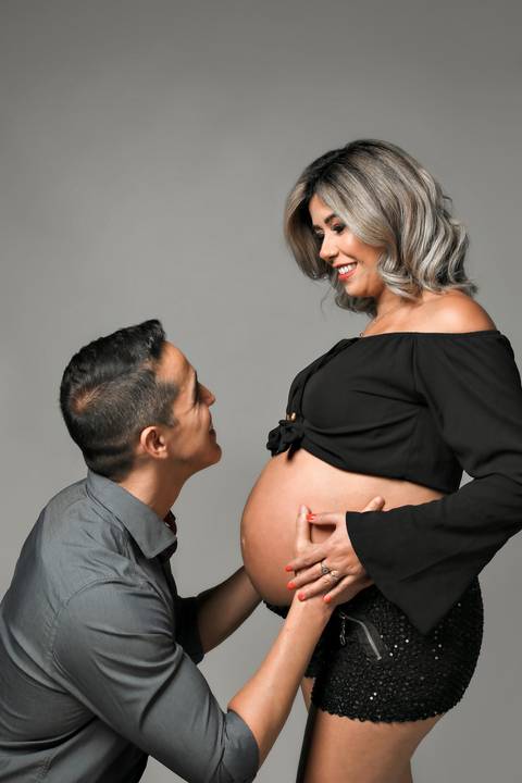 gravida-gravidez-gestacao-gravidos-gestante-gravidinha-maternidade-ensaiogravida-ensaiogestante-fotogestante-ensaio-gestante-externo-moderno-estudio-gravidivda-gestanteslindas-fotografo-fotografia-pgotographer-pregnant-porto-alegre-gravida-'