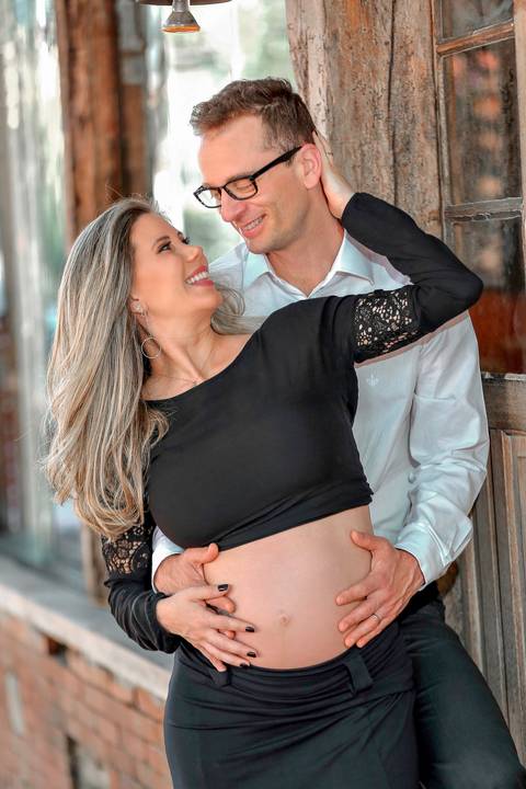 gravida-gravidez-gestacao-gravidos-gestante-gravidinha-maternidade-ensaiogravida-ensaiogestante-fotogestante-ensaio-gestante-externo-moderno-estudio-gravidivda-gestanteslindas-fotografo-fotografia-pgotographer-pregnant-porto-alegre-gravida-'