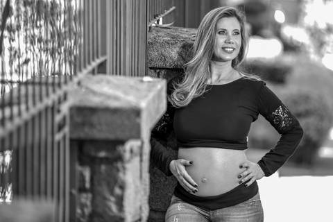 gravida-gravidez-gestacao-gravidos-gestante-gravidinha-maternidade-ensaiogravida-ensaiogestante-fotogestante-ensaio-gestante-externo-moderno-estudio-gravidivda-gestanteslindas-fotografo-fotografia-pgotographer-pregnant-porto-alegre-gravida-'