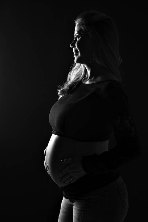 gravida-gravidez-gestacao-gravidos-gestante-gravidinha-maternidade-ensaiogravida-ensaiogestante-fotogestante-ensaio-gestante-externo-moderno-estudio-gravidivda-gestanteslindas-fotografo-fotografia-pgotographer-pregnant-porto-alegre-gravida-'