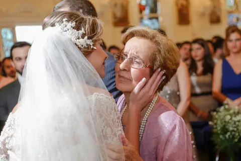fotos-de-casamento-fotos-noiva-making-of-porto-alegre-casal-noiva-noivo-fotos-fotografia-fotógrafo-porto-alegre-wedding-porto-alegre-fotografo-profissional-vestido-de-noiva-penteado-noiva-casamento'