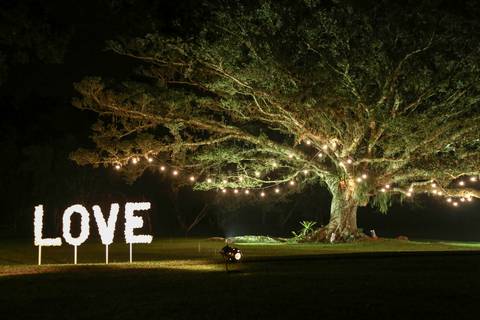 fotos-de-casamento-fotos-noiva-making-of-porto-alegre-casal-noiva-noivo-fotos-fotografia-fotógrafo-porto-alegre-wedding-porto-alegre-fotografo-profissional-vestido-de-noiva-penteado-noiva-casamento'