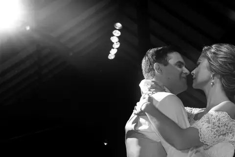 fotos-de-casamento-fotos-noiva-making-of-porto-alegre-casal-noiva-noivo-fotos-fotografia-fotógrafo-porto-alegre-wedding-porto-alegre-fotografo-profissional-vestido-de-noiva-penteado-noiva-casamento'