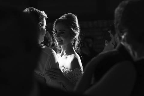 fotos-de-casamento-fotos-noiva-making-of-porto-alegre-casal-noiva-noivo-fotos-fotografia-fotógrafo-porto-alegre-wedding-porto-alegre-fotografo-profissional-vestido-de-noiva-penteado-noiva-casamento'